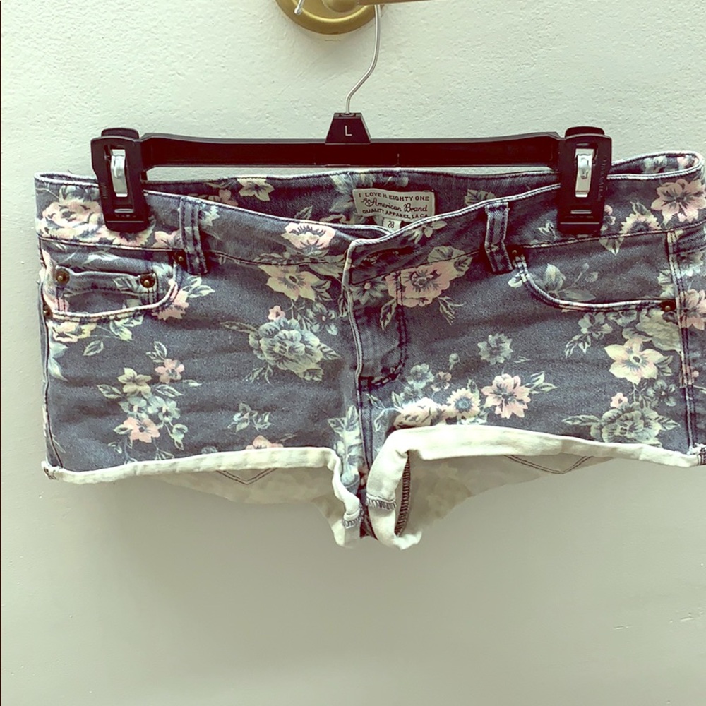 floral shorts